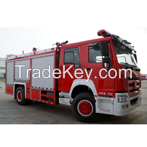 Fire-extinguishing combined foam-powder tanker