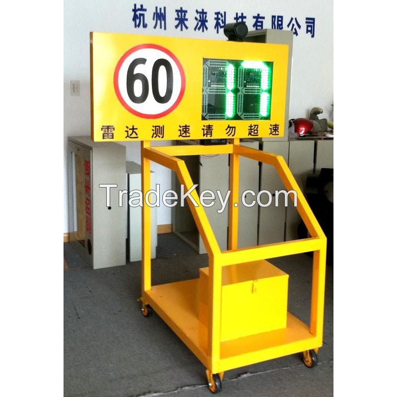 Mobile Informative LED Solar Traffic Warning Signs VMS screen Trailer