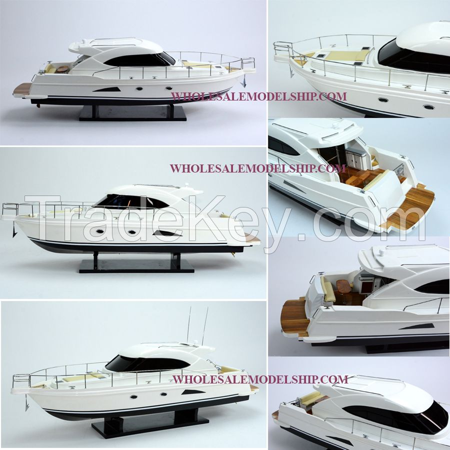 Riviera 4700 Sport Yacht Wooden Speed Boat Model