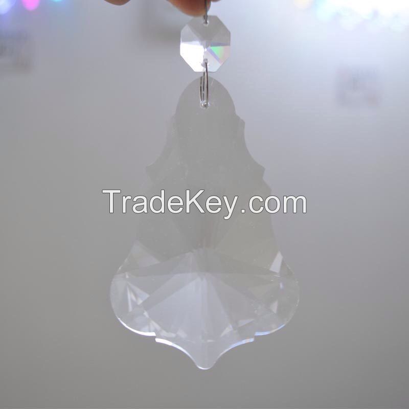 Crystal pendant with internal Christmas tree pattern