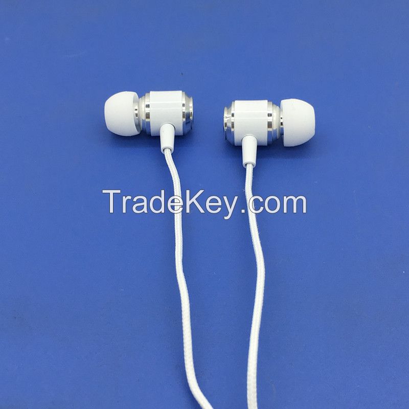 2016 fashion metal earbud with mic in Nylon braided cable