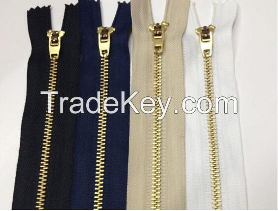 Metal Zipper in Gold 