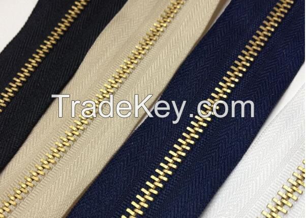 Metal Zipper in Gold 