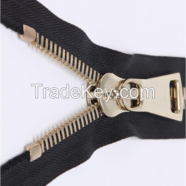 Silvery Metal Zipper