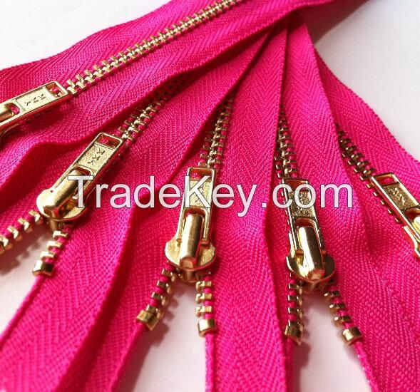 Metal Zipper in pantone color