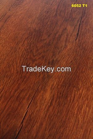 DECORATIVE LAMINATES