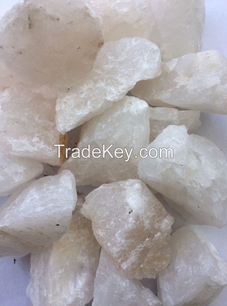 white crushed quartz