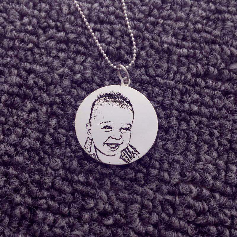 An Awsome Personalized Custom Photo Engrave Silver necklace gift!!!!!