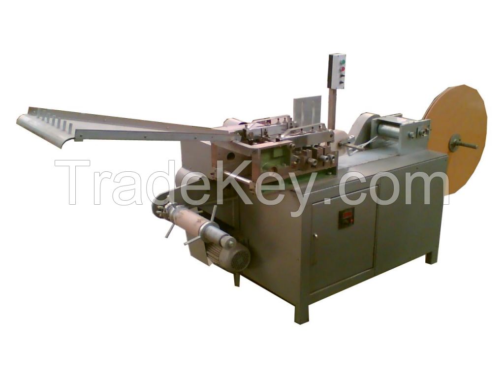 Cotton filling and spreading machine