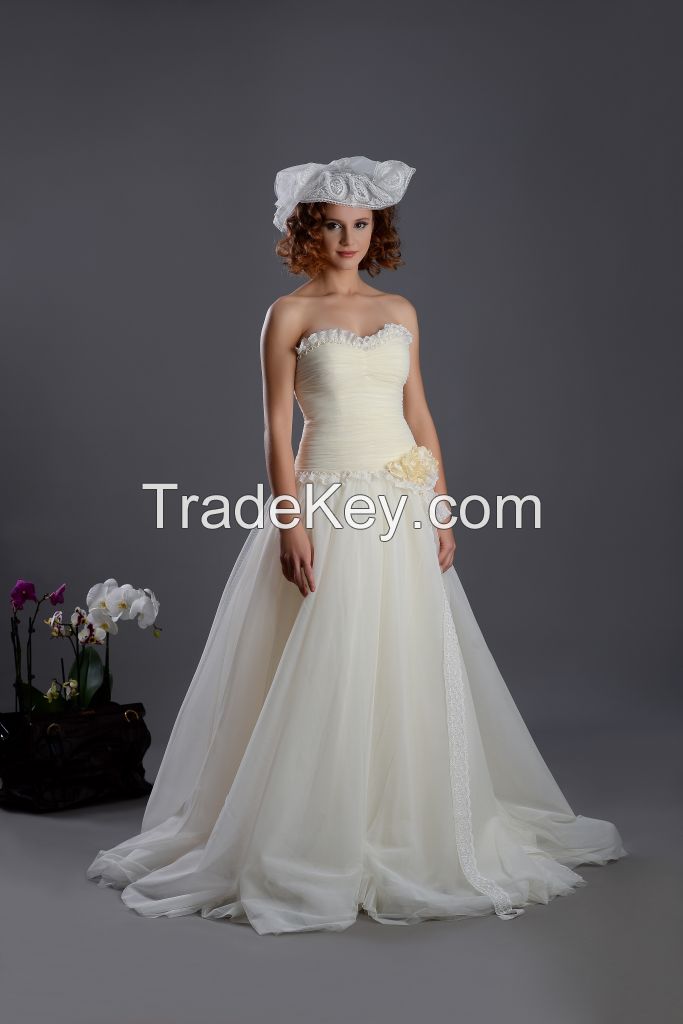 Tulle wedding dress