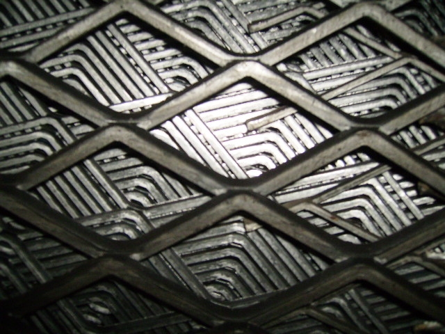 Expanded metal mesh