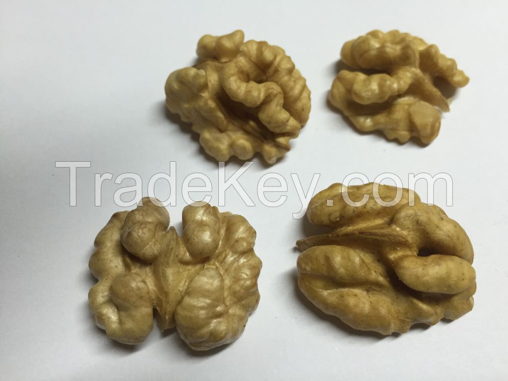 Walnut kernels