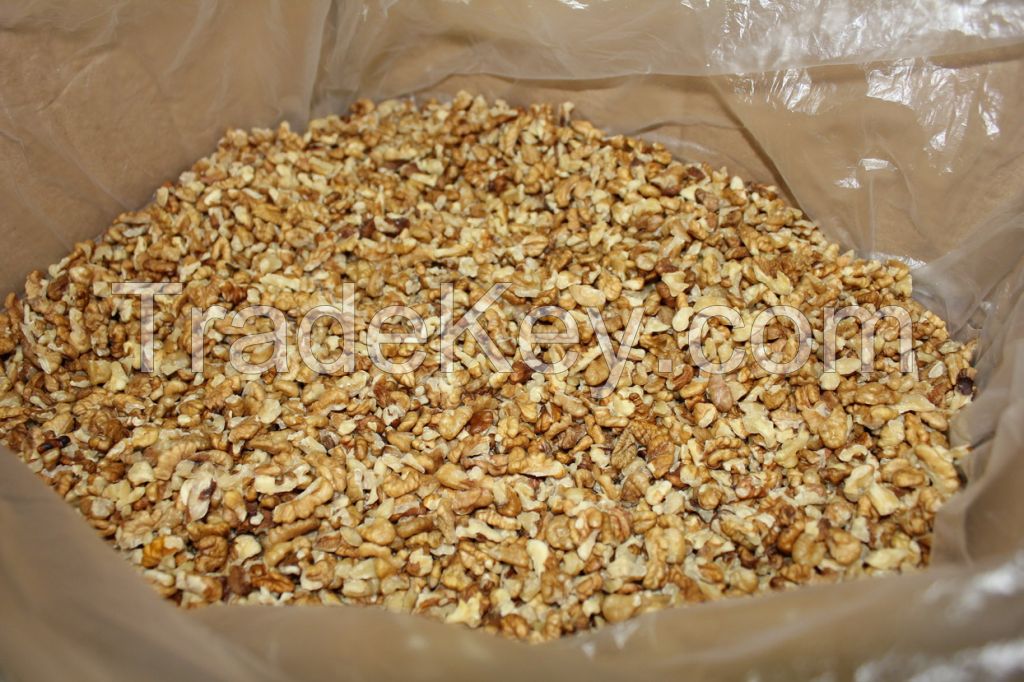 Walnut kernels