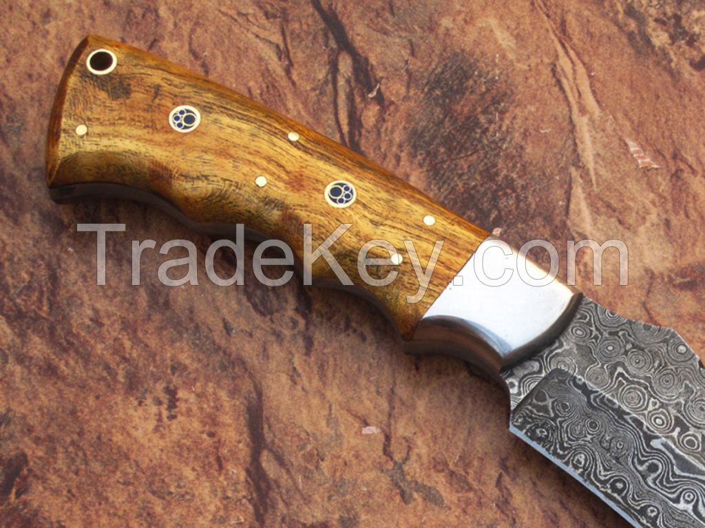 Custome made damascus steel skiner knife with leather sheath by R.T. Industry