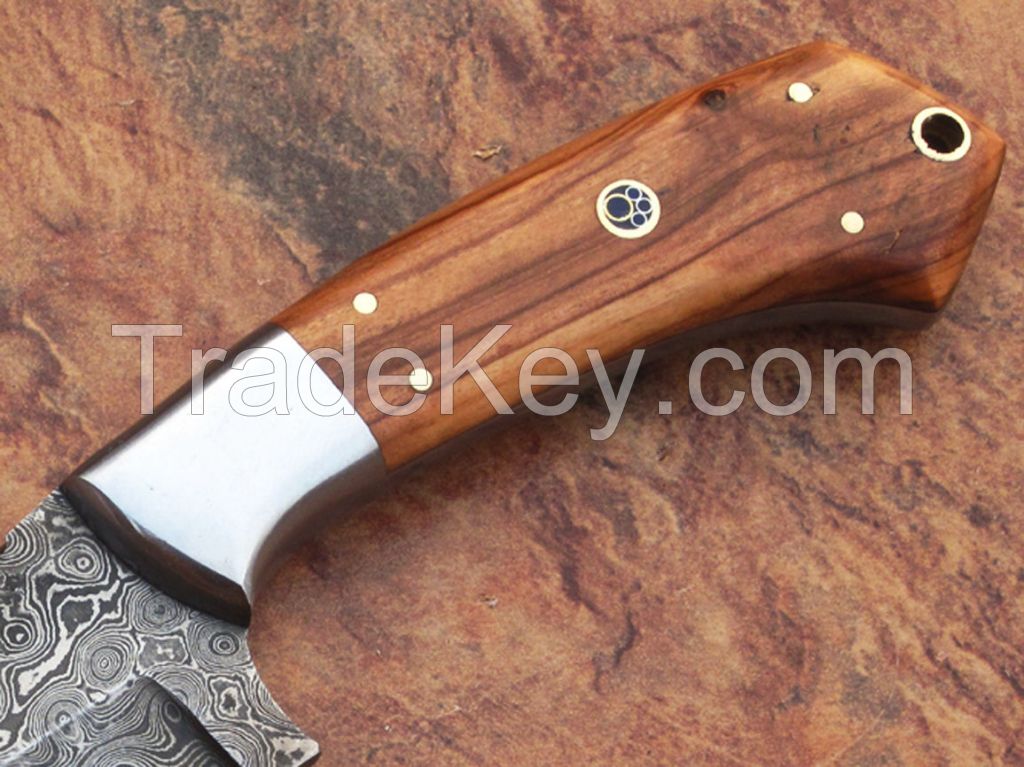 Custome made damascus steel skiner knife with leather sheath by R.T. Industry