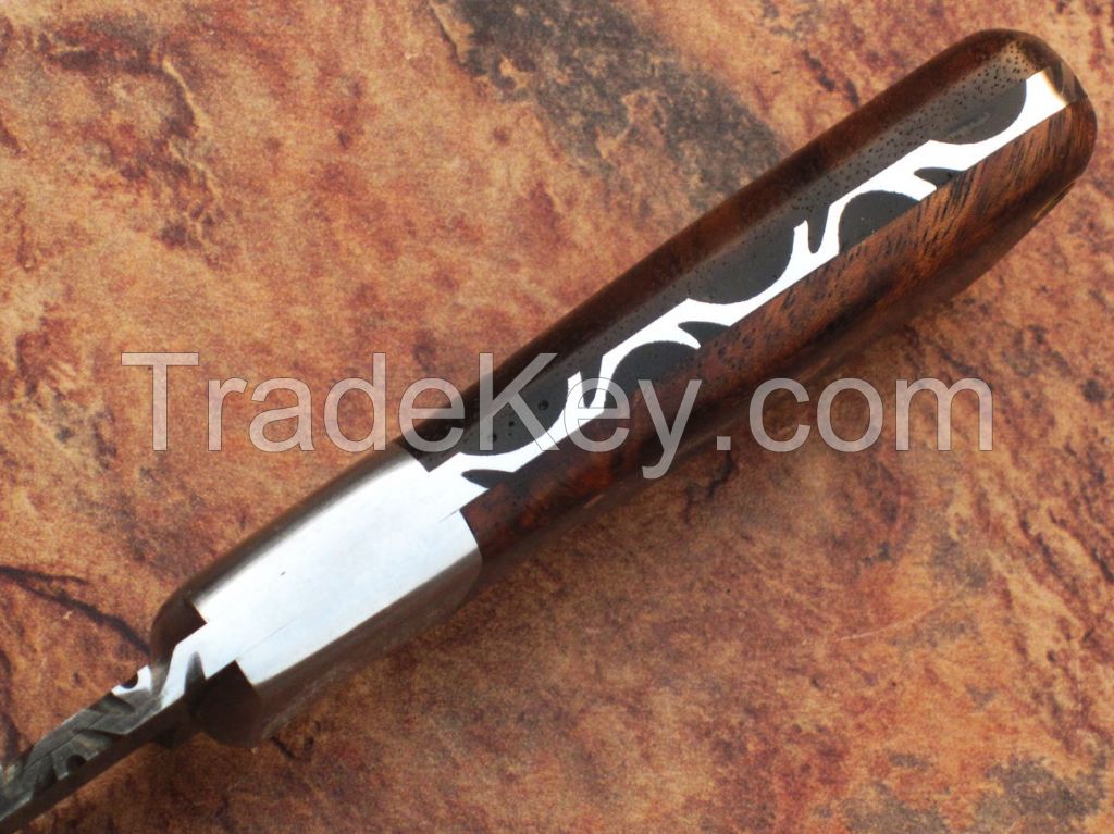 Custome made damascus steel skiner knife with leather sheath by R.T. Industry