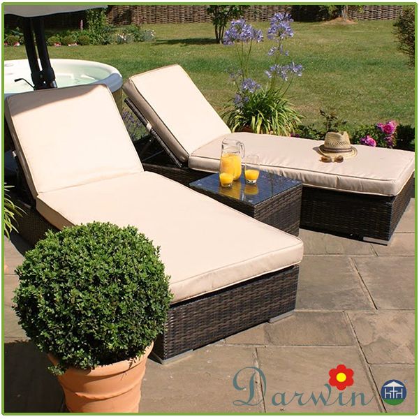 Outdoor PE Wicker Rattan Sun Chaise Lounger