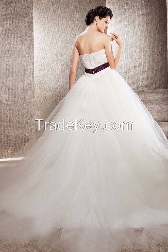 sleeveless wedding dress