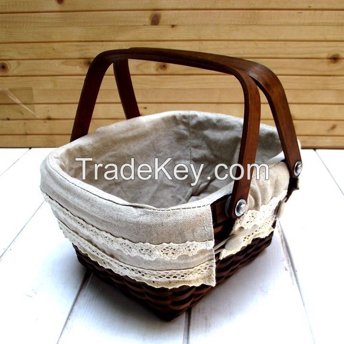 Shopping basket with double handles and cloth liner