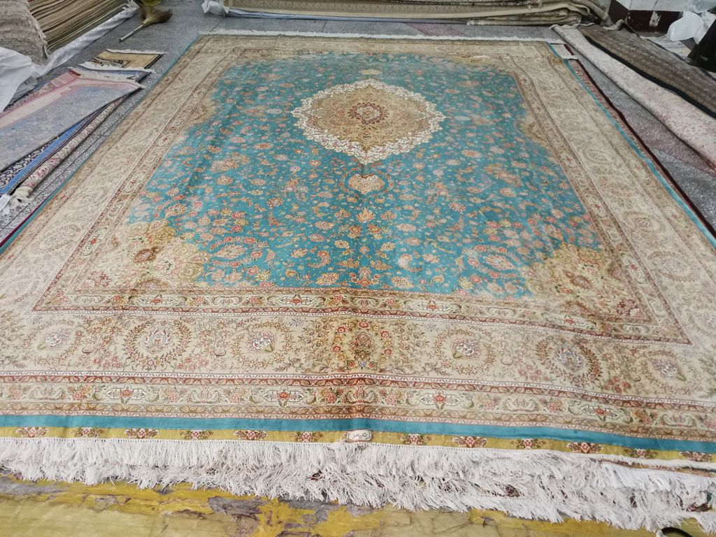 10 x 14 FT spun silk carpet