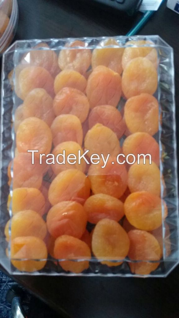 DRIED APRICOTS