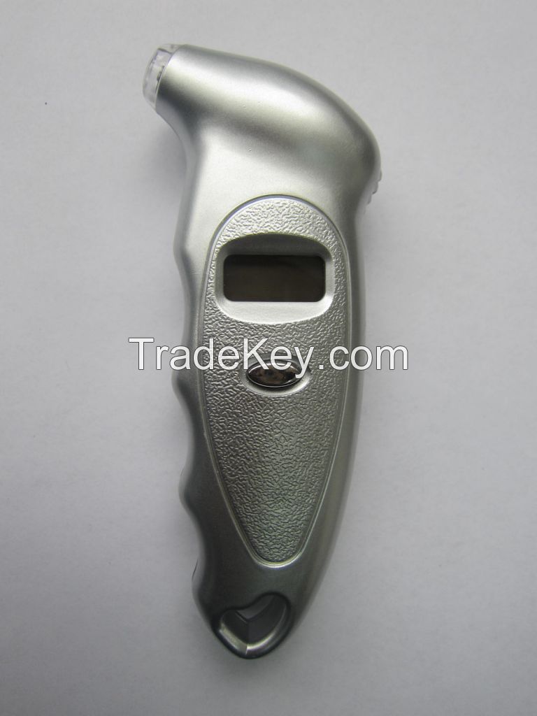 Digital tire pressure gauge