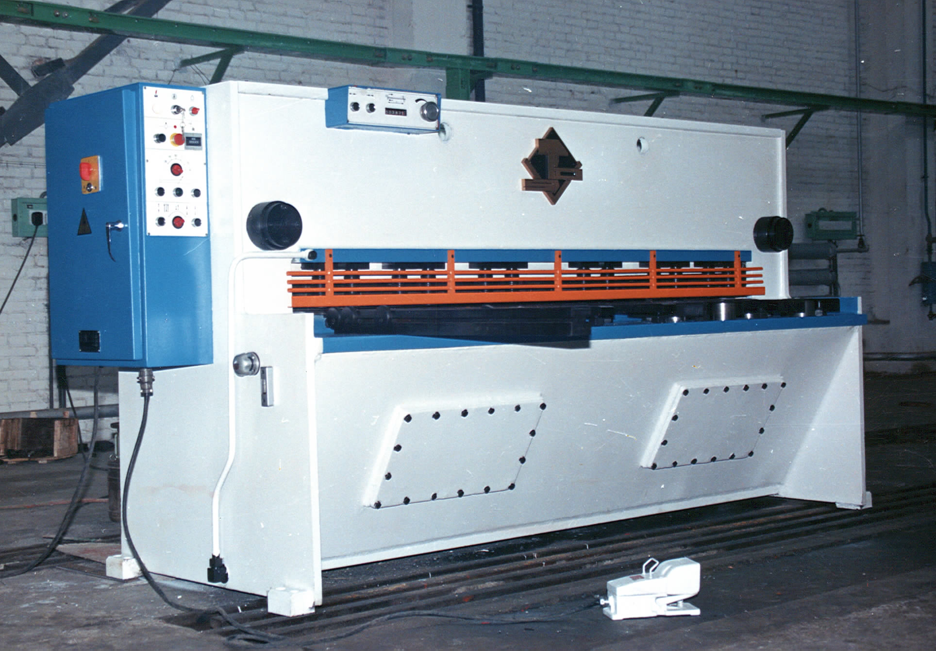 Hydraulic Guillotine Shearing