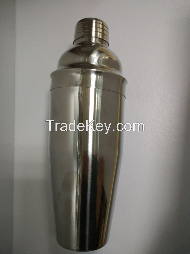 24oz acstainless steel cocktail shaker with built-in strainer in gift packing for supermarket