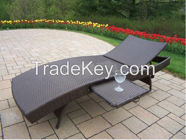 Patio Wicker foldable Chaise Lounge with Built-In slide out table