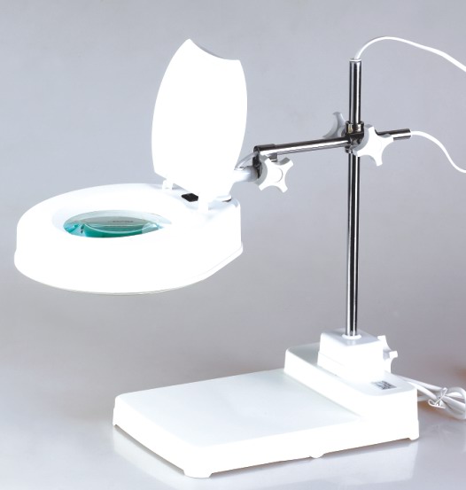 Magnifying Lamp