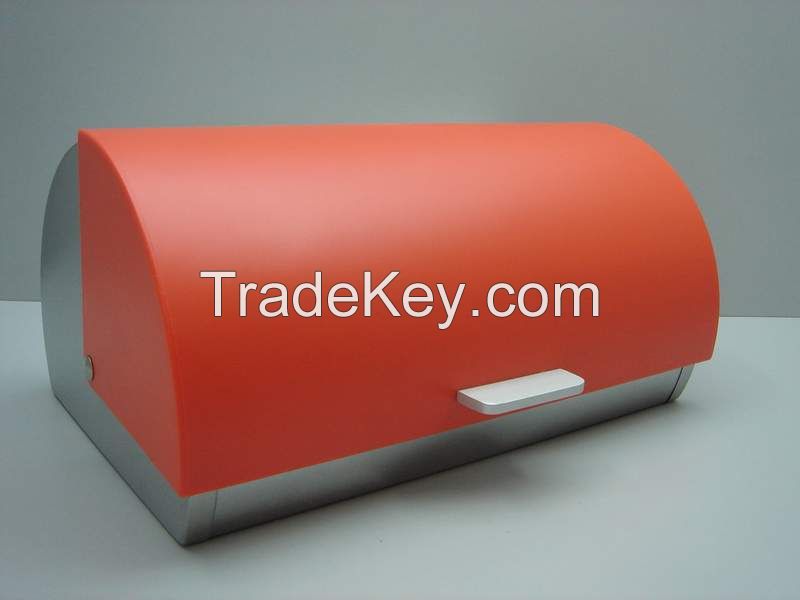 Stainless steel bread box with plastic lid