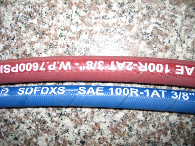 Hydraulic hose(red and blue)