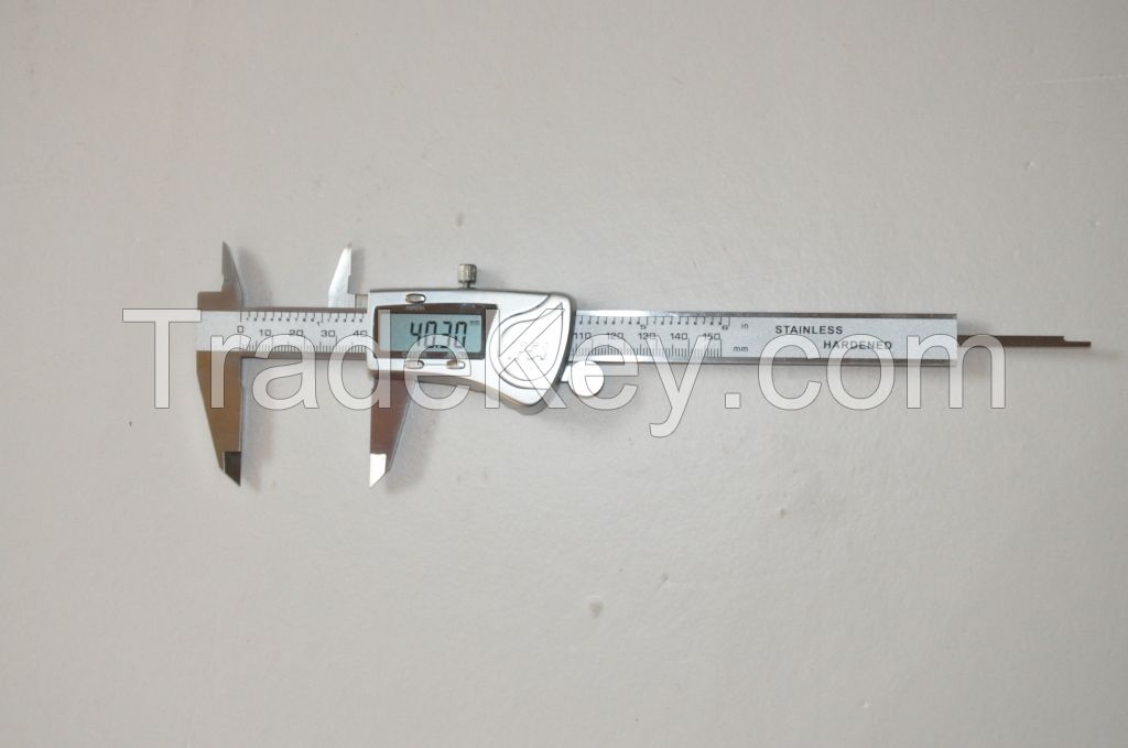 Electronic digital calipers 