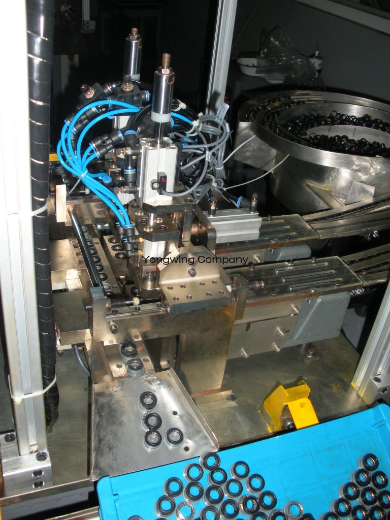 Metal Components Assembling Machine