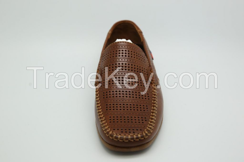 Summer moccasin model 5L243