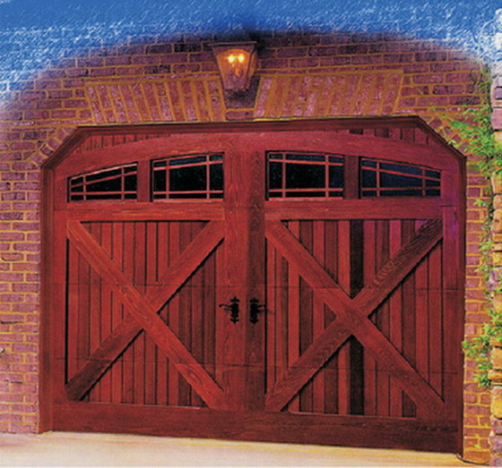 Wood solid-wood garage door