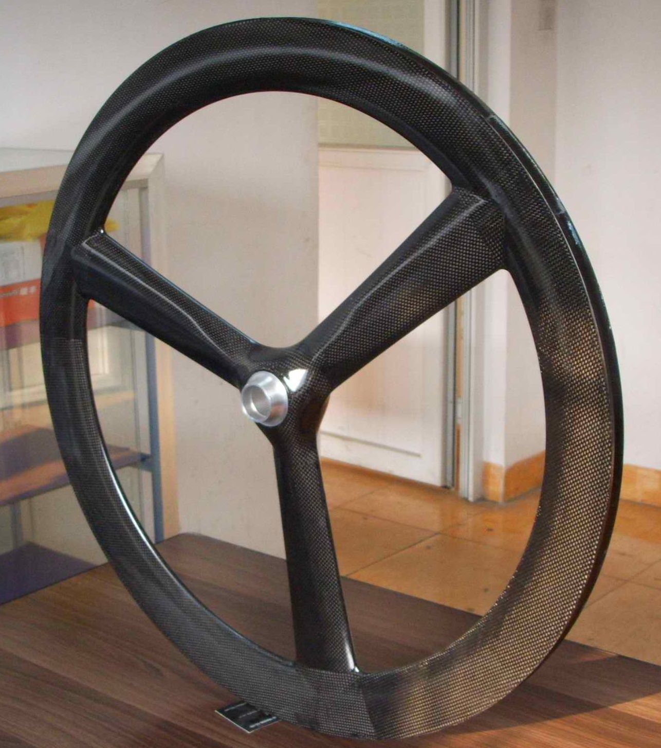 3-spoke wheel