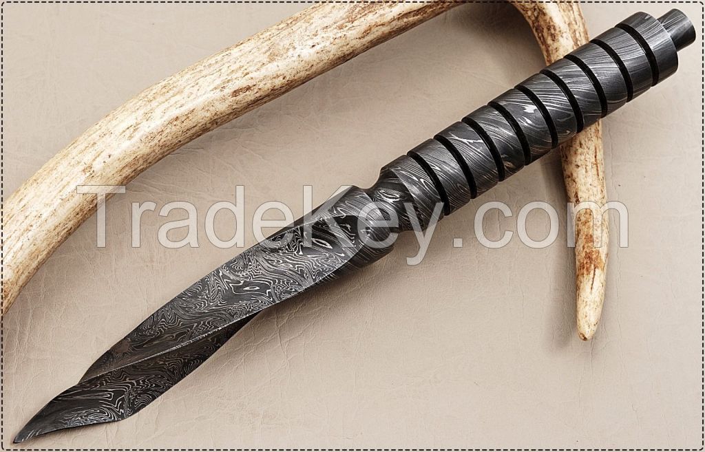 handmade damscus hunting tracker knife