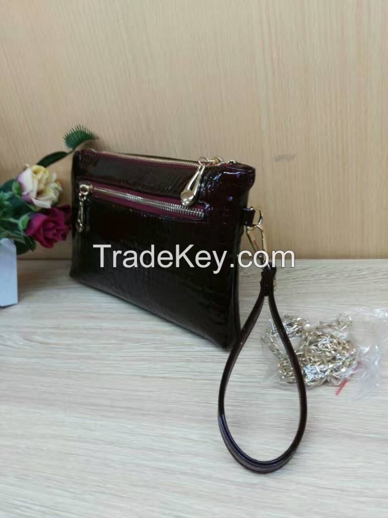 China Wholesale Black Fox Button Clutch Bag