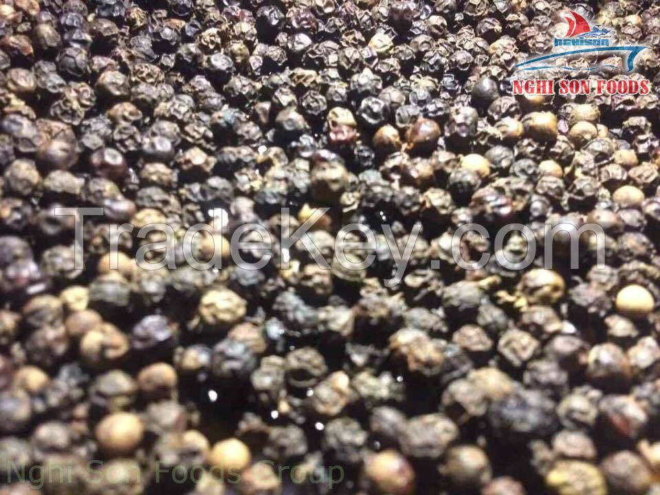 Black and White Pepper from Vietnam