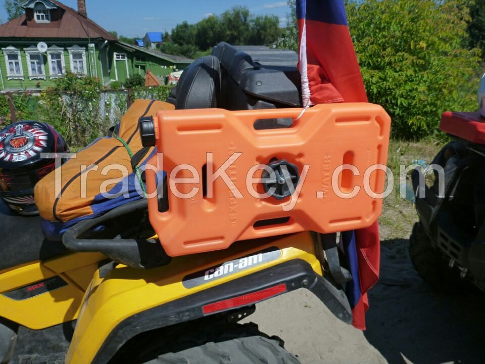 NEW truck parts Multi-functional jerry can used as sand track lift jack base 5 liter jerry can