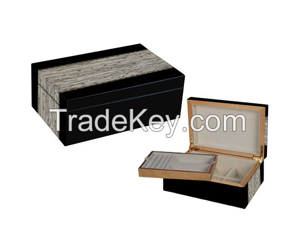 Jewelry box 