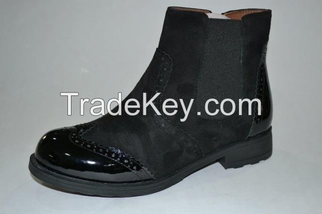 Ladies Leather Footwear