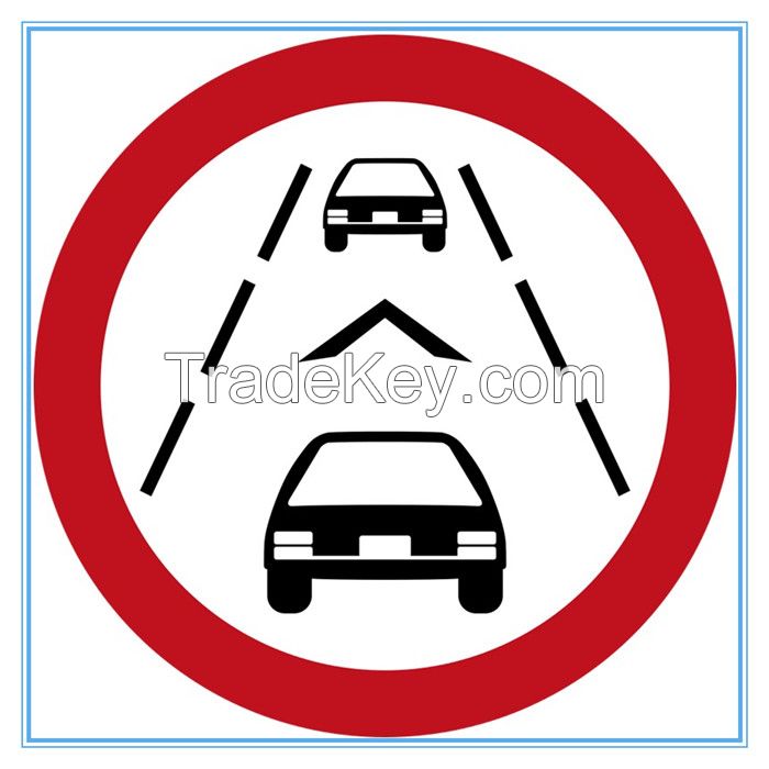 Colombia road traffic keep a safe distance sign, Colombia road traffic keep a safe distance signal