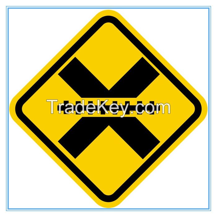 Colombia road traffic level railroad crossing sign, Colombia road traffic level railroad crossing signal