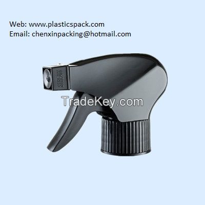 Plastic trigger sprayer