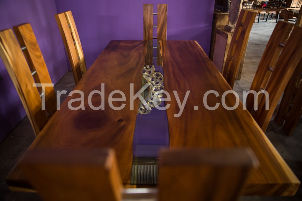 Saur River Glass Dining Table