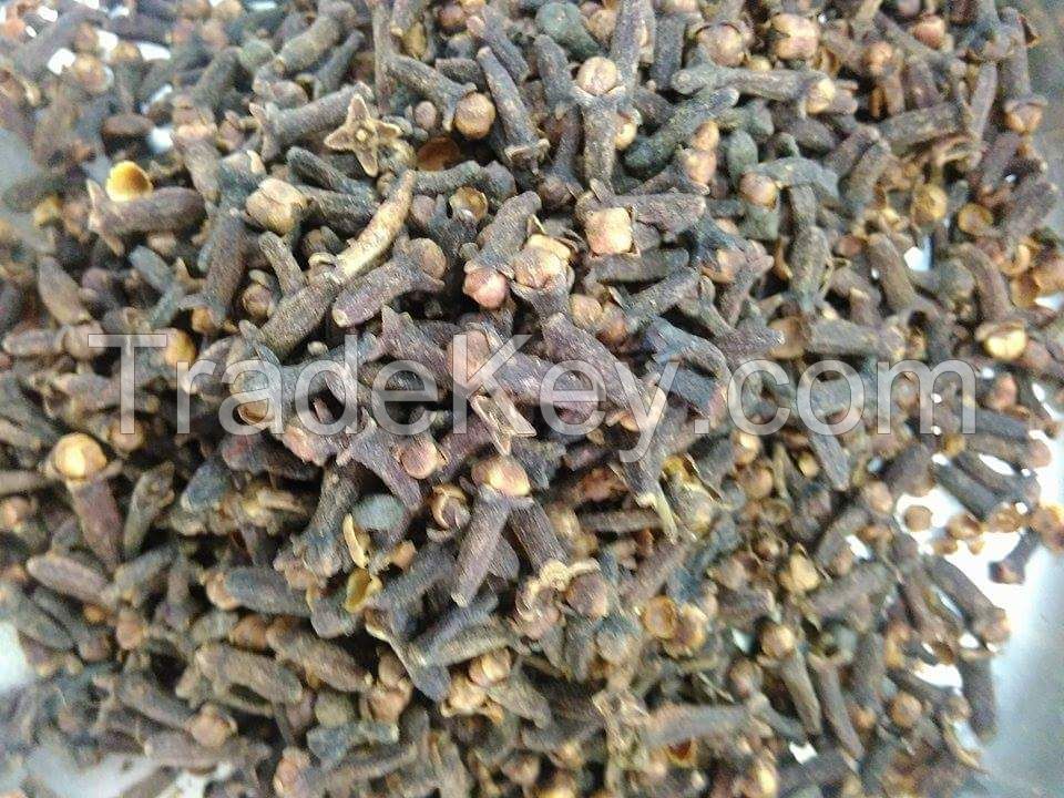 ORGANIC AND NON-ORGANIC CLOVES