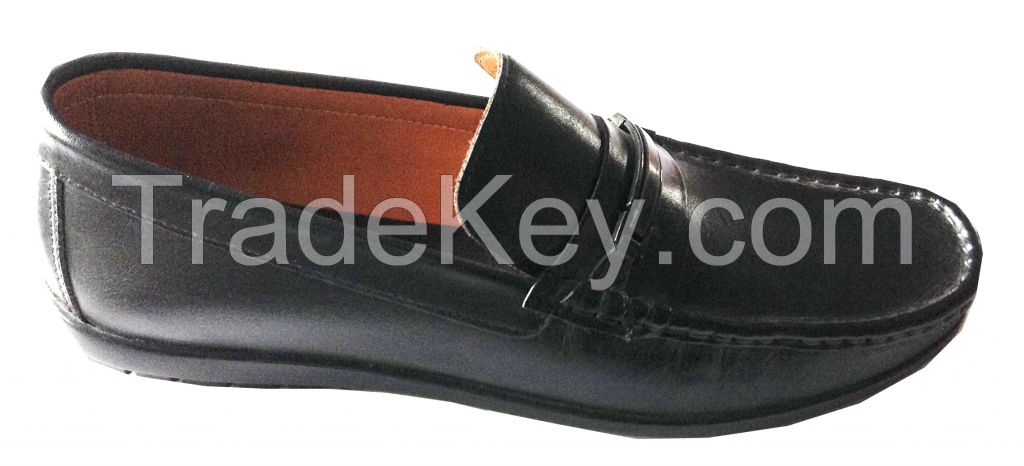 We produce, distribute, import and export authentic leather footwear.