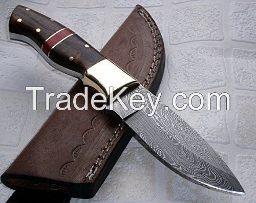 Custom Handmade Damascus Steel Bushcraft Knife - Stunning Easy Grip Handle